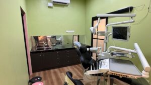 Bilik rawatan pergigian Klinik Gigi Dentalwise Care Johor Bahru